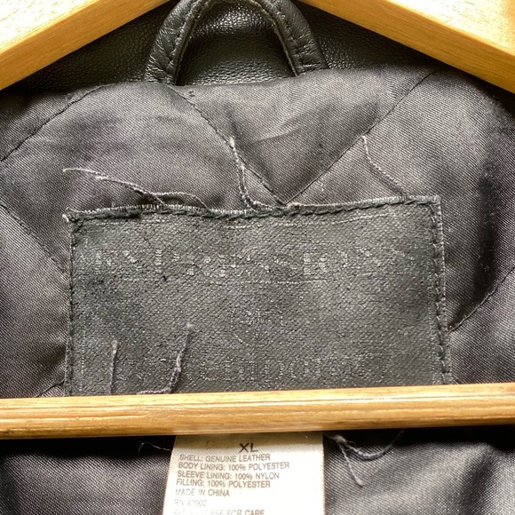 Vintage Black Leather Belted Jacket - Picture 7 of 8